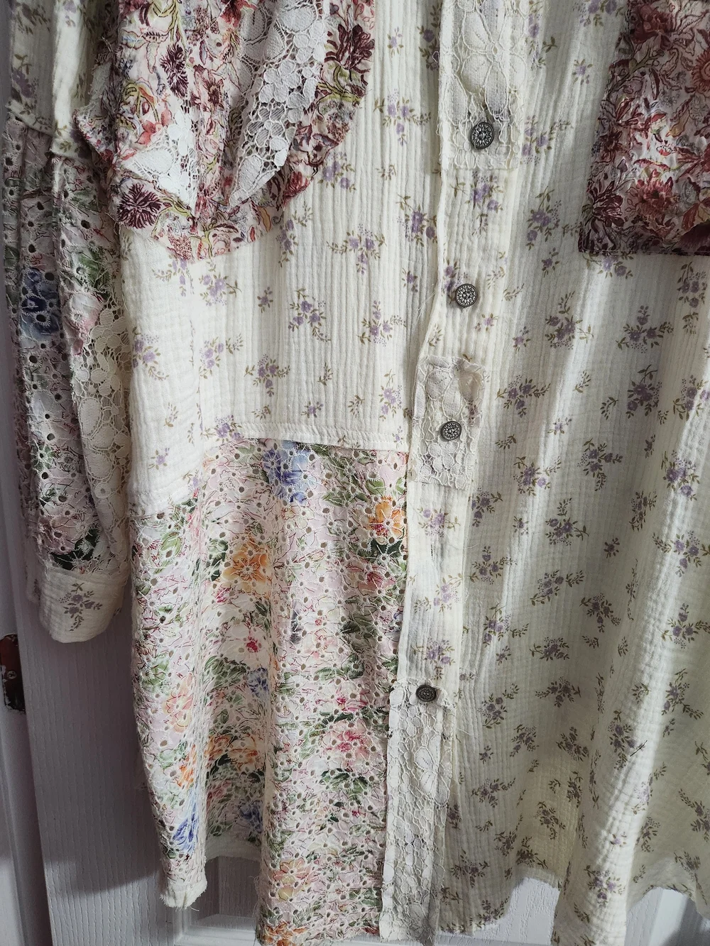 POL Floral Patchwork Double Peace Sign NEW Size M Boutique Blouse Cream w/lace - Picture 15 of 16